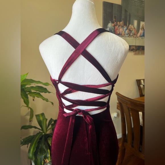 Christina Lace-Up Back Velvet Dress (Burgundy) - Picture 9 of 15